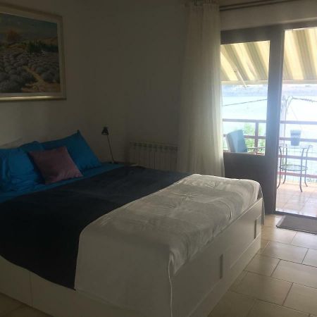 Apartman Cvenkica Omisalj Bagian luar foto