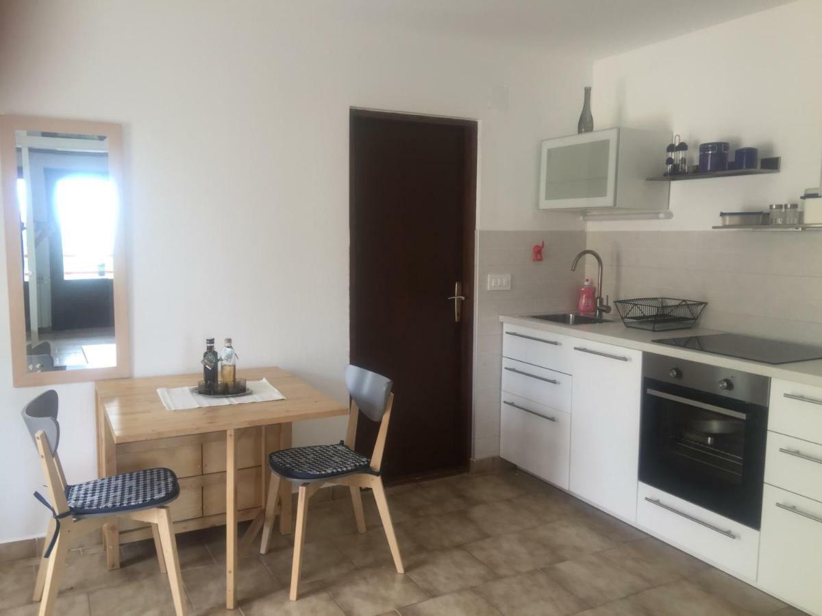 Apartman Cvenkica Omisalj Bagian luar foto
