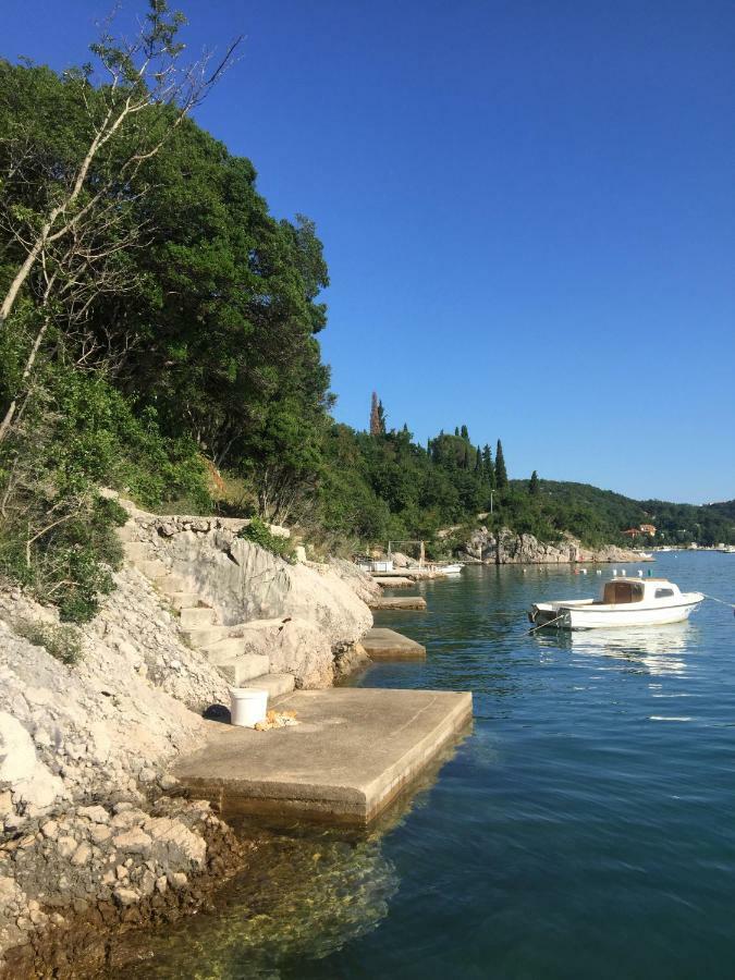 Apartman Cvenkica Omisalj Bagian luar foto
