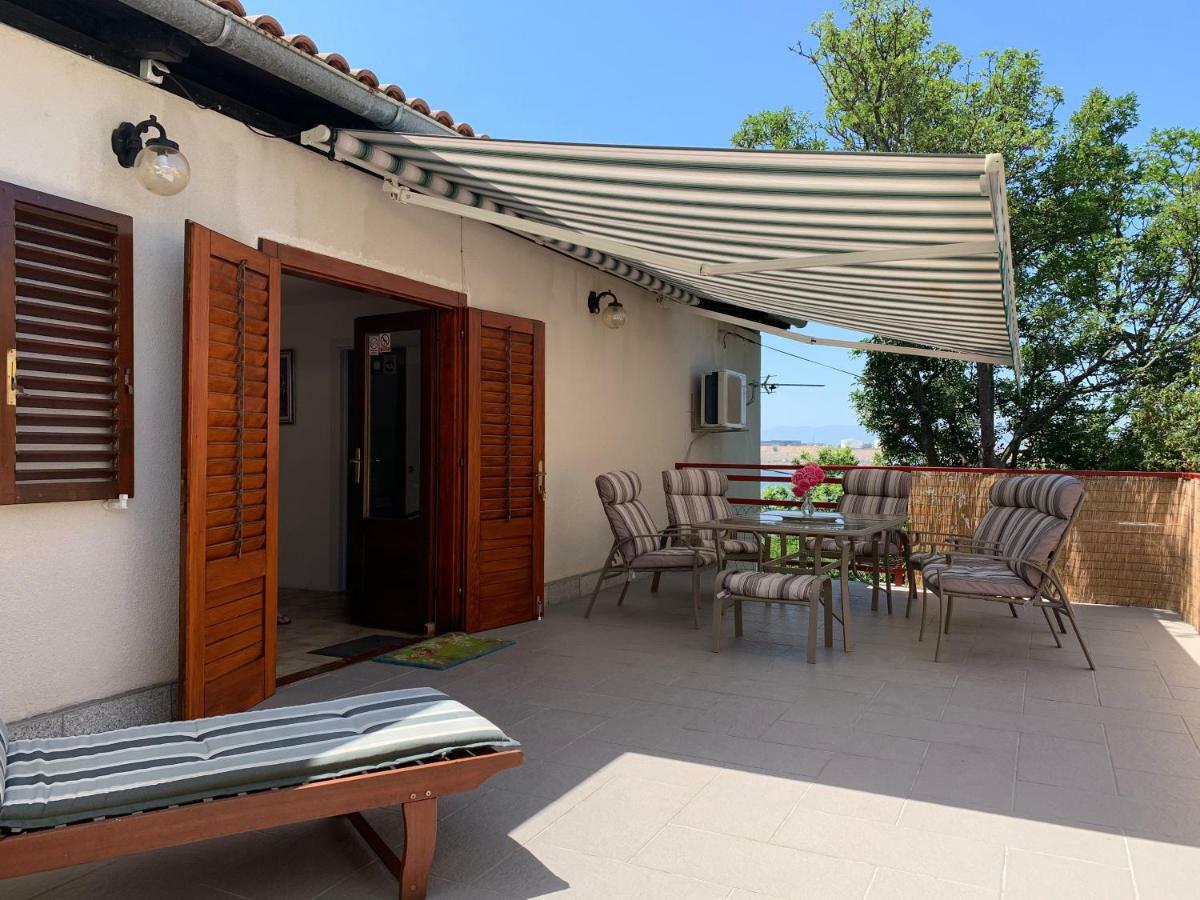 Apartman Cvenkica Omisalj Bagian luar foto